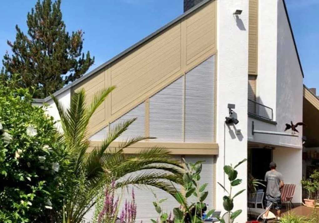Schrägrollläden bei modernem Neubau