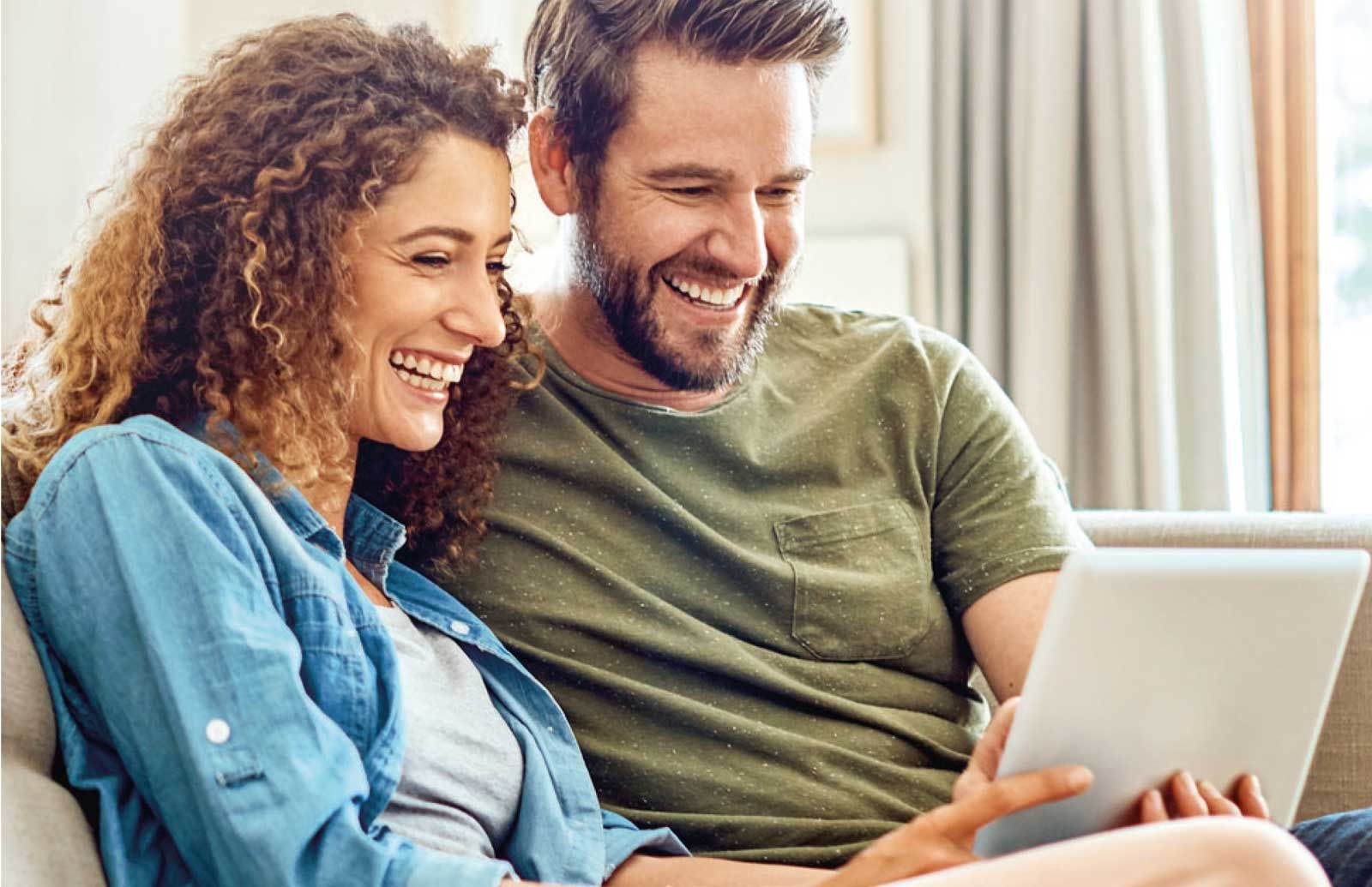 Ehepaar steuert Smart Home in Bruchsal